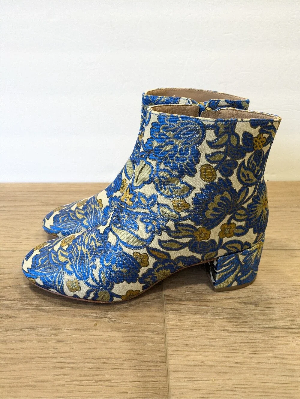 Tory Burch Shelby Brocade Ankle Boots 6.5 Blue Gold Floral Embroidered Victorian